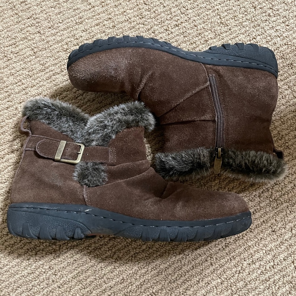 brown fur boots